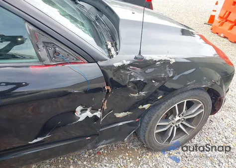 2005 Ford Mustang V6 Deluxe/V6 Premium z USA, uszkodzony, nr VIN 1ZVFT80N755128416